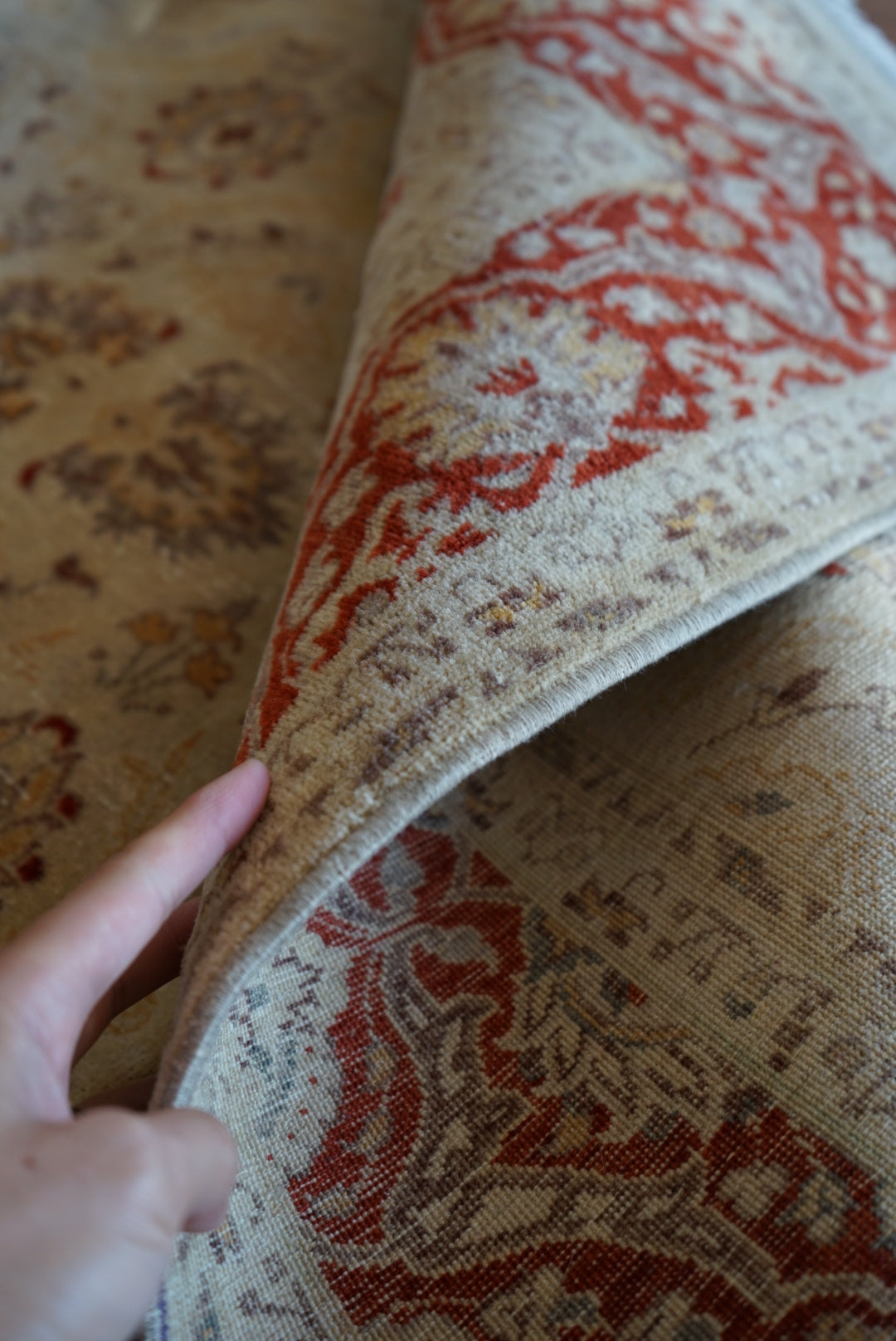 Türkiye Old Anatoria Beige , Red 1960年代 222 × 136 cm No.TR25551 / 国内送料無料・羊毛手織り絨毯