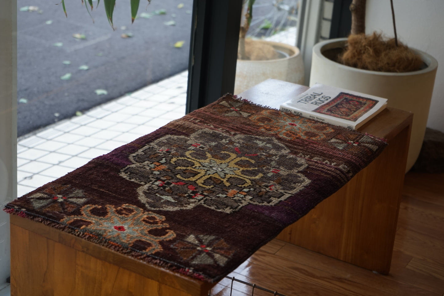 Türkiye Old Oushak Purple , Glay Medallion 1970年代 77 × 44 cm No.TR25420