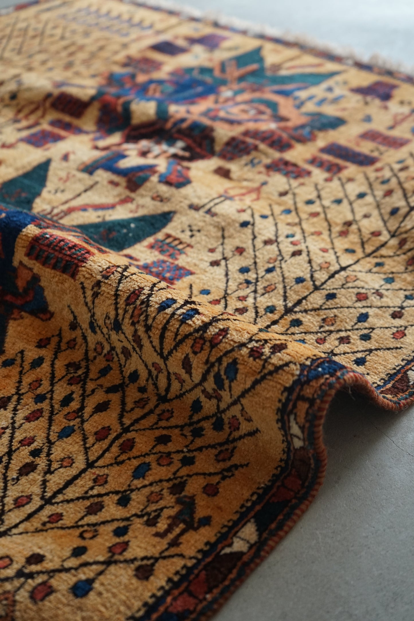 店頭販売 IRAN ANTIQUE QASHQAI SHIRAZ NEYRIZ 1770年代 114 × 129 cm