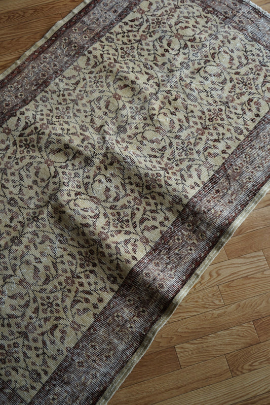 Türkiye Old Isparta Beige ,  Azuki Color Flower 1970年代 198.5 × 117 cm No.TR25519 / 国内送料無料・羊毛手織り絨毯