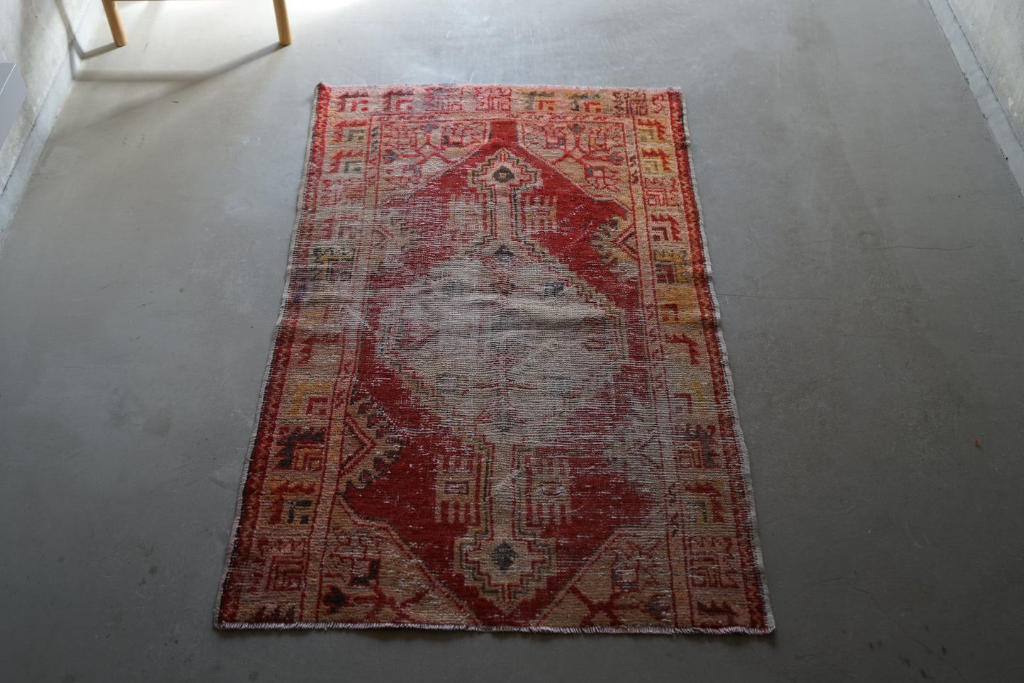 TURKEY VINTAGE SMALL RUG ANATORIA RED 114 × 94 cm No.TR25189