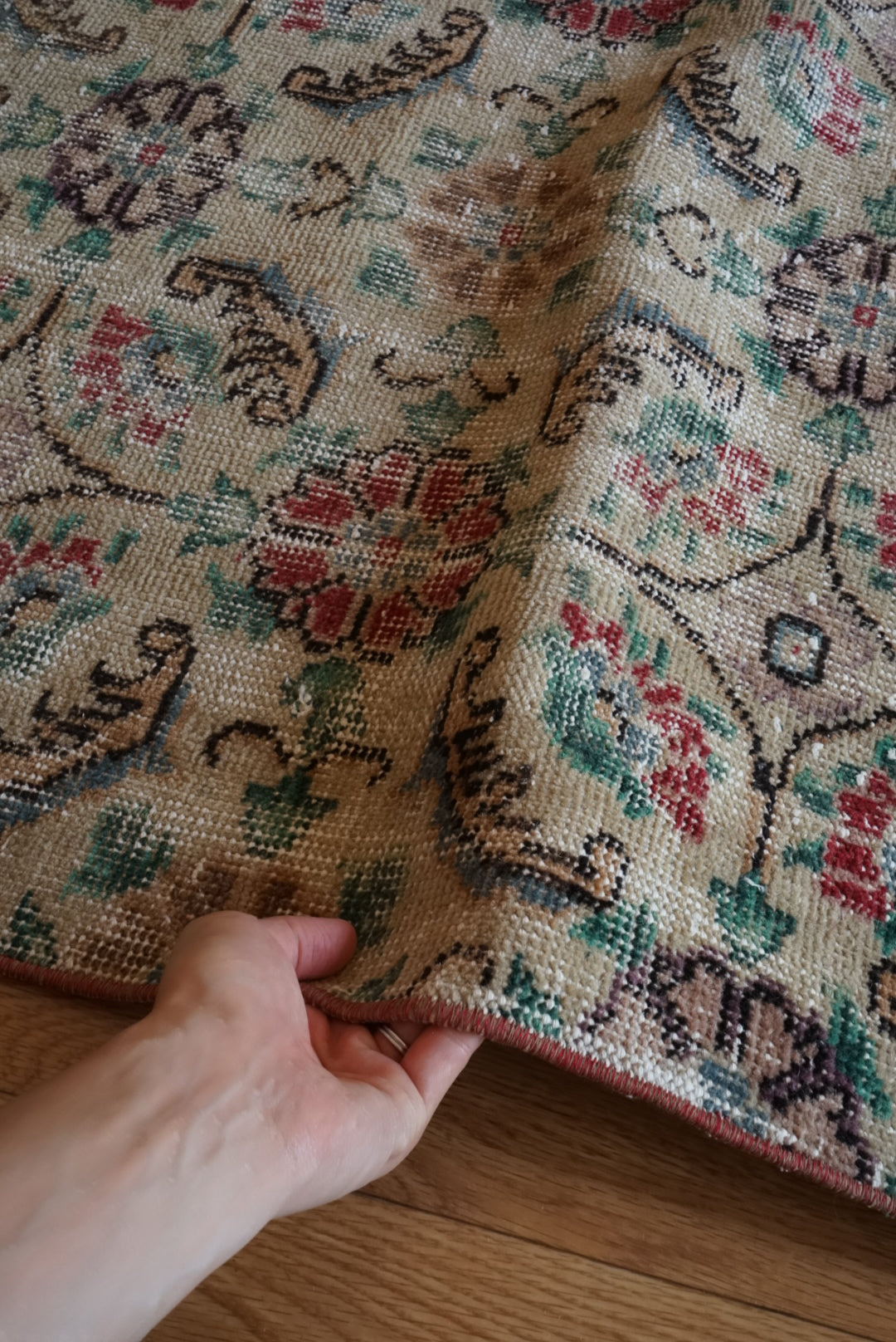 Türkiye Old Isparta Flower Beige 1970年代 175 × 108.5 cm No.TR25472