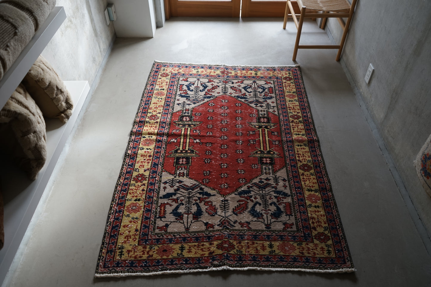 TURKEY VINTAGE ISPARTA PRAYER RUG 1950-1960年代 173 × 122 cm No.TR25174