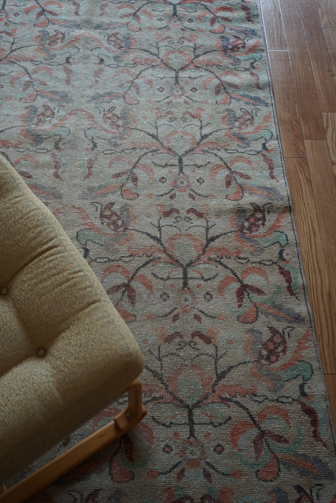 Türkiye Old Isparta Beige Floral 1970年代 218 × 136 cm No.TR25267