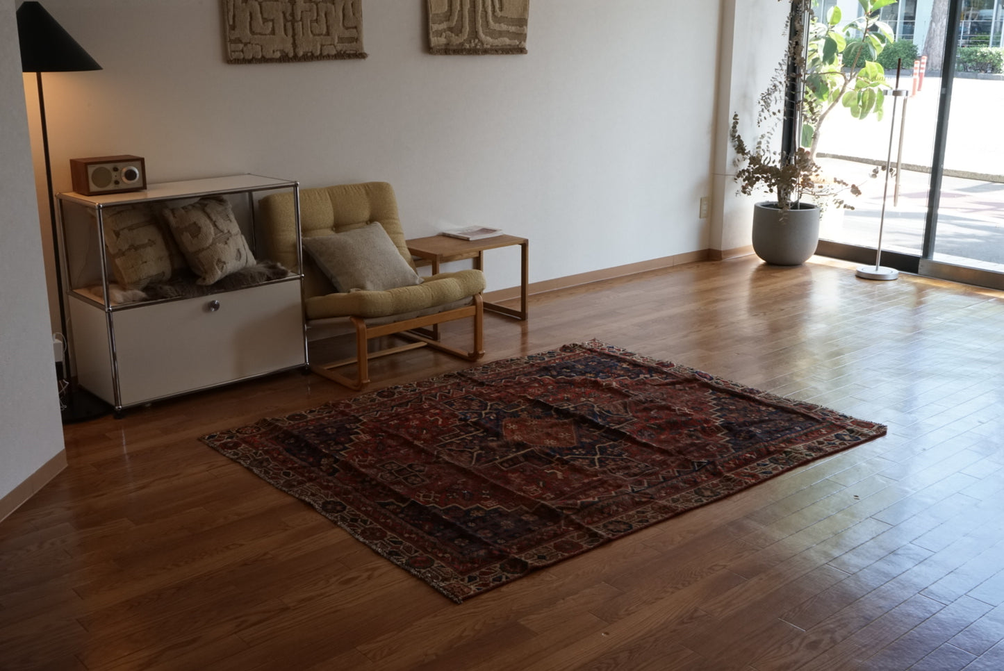 店頭販売 Afghanistan Old Persia Design 1930年代 179.5 × 140.5 cm  No.AF2535 / 国内送料無料・羊毛手織り絨毯