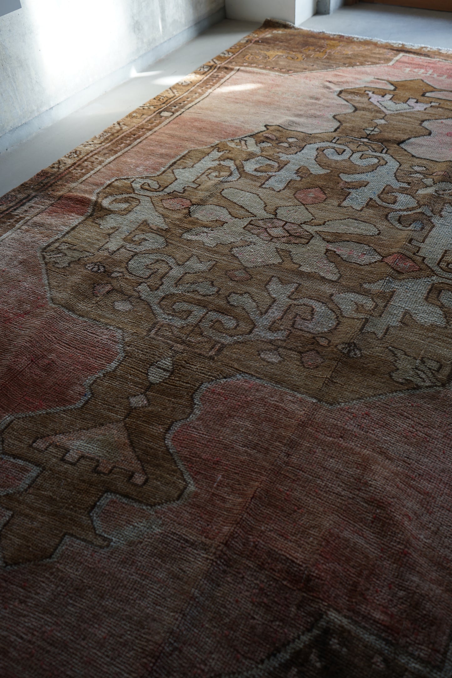 TURKEY OLD OUSHAK SALMON PINK 1970年代 286 × 162 cm No.TR25197