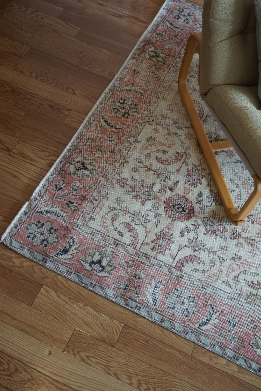 Türkiye Old Isparta Floral Pink , Beige 1970年代 250 × 154 cm No.TR25496 / 国内送料無料