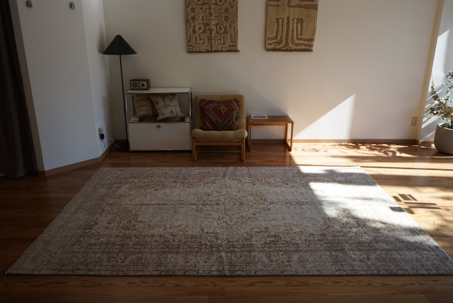 Türkiye Old Isparta Medallion Beige , Glay 1960年代 284 × 183.5 cm No.TR25476