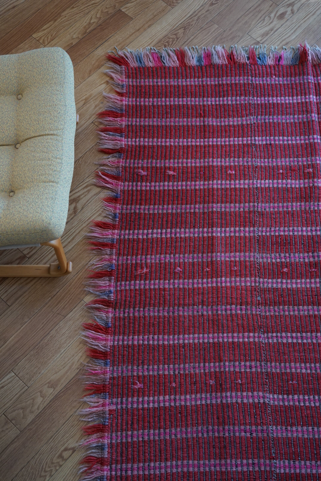 Türkiye Old Kilim Shaggy Pink , Red 1960年代 195 × 144 cm No.TR25546 / 国内送料無料・羊毛手織りキリム