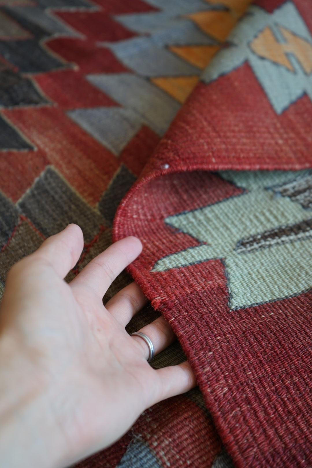 Türkiye Old Kilim Kars Earth Red Tribal Design 1970年代 251 × 137 cm No.TR25547 / 国内送料無料・羊毛手織りキリム