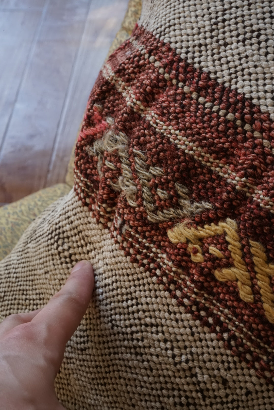 Türkiye Old Kilim Cushion Cover Milky White , Azuki , Tribal design 50 × 50 cm No.TR25458