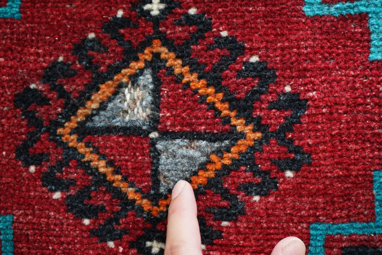 Türkiye Old Oushak Red , Turquoise Runner 1970年代 103 × 36 cm No.TR25542 / 国内送料無料・羊毛手織り絨毯