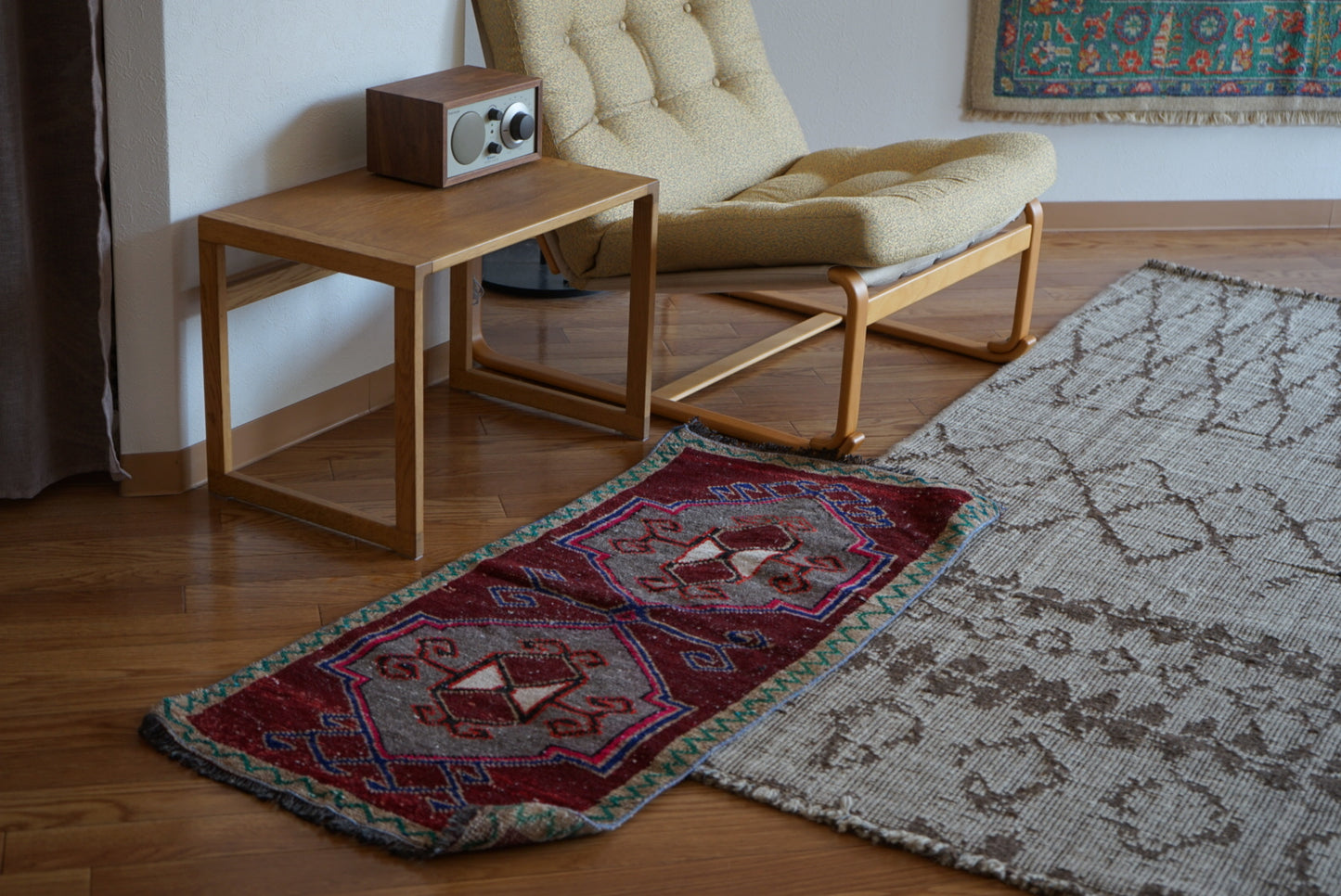 Türkiye Old Oushak Red , Green 1970年代 110.5 × 52 cm No.TR25541 / 国内送料無料・羊毛手織り絨毯