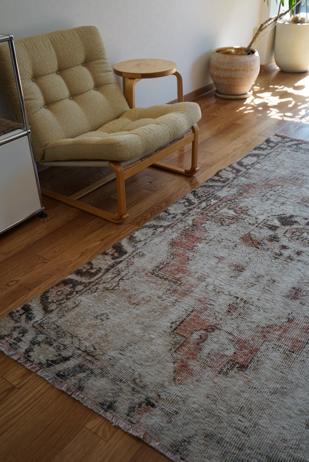 Türkiye Old Isparta Brown, CoralPink 1970年代 199 × 123 cm No.TR25277