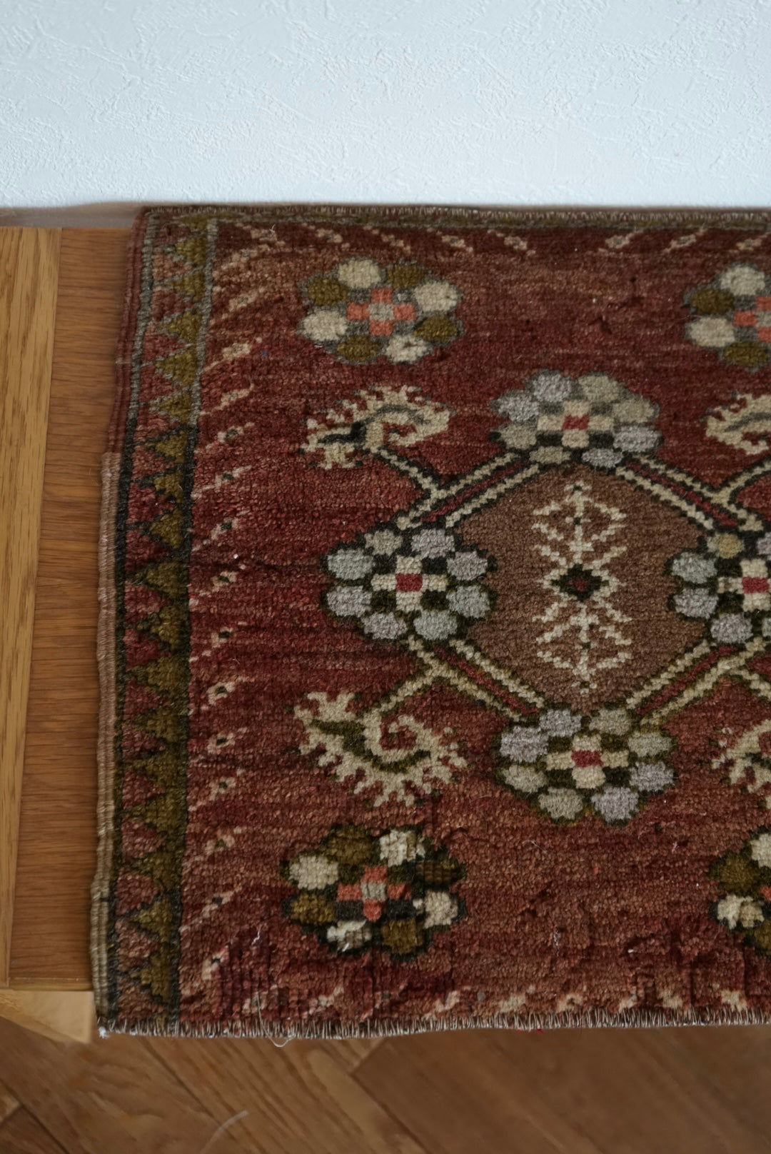 Türkiye Old Oushak 1970年代 42 × 37.5 cm No.TR25536 / 国内送料無料・羊毛手織り絨毯