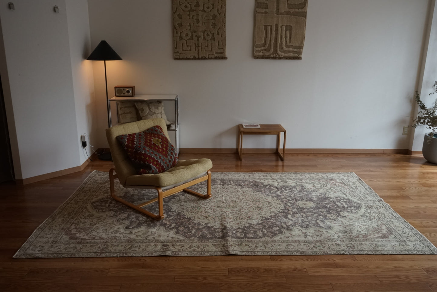 Türkiye Old Isparta Medallion Beige , Glay 1960年代 284 × 162 cm No.TR25493 / 国内送料無料
