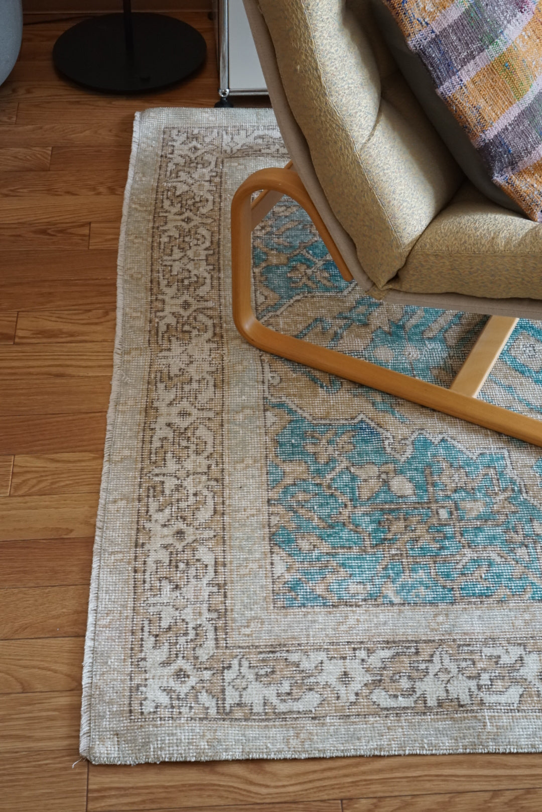 Türkiye Old Oushak Beige , Blue , Medallion 1960年代 227 × 132cm No.TR25454