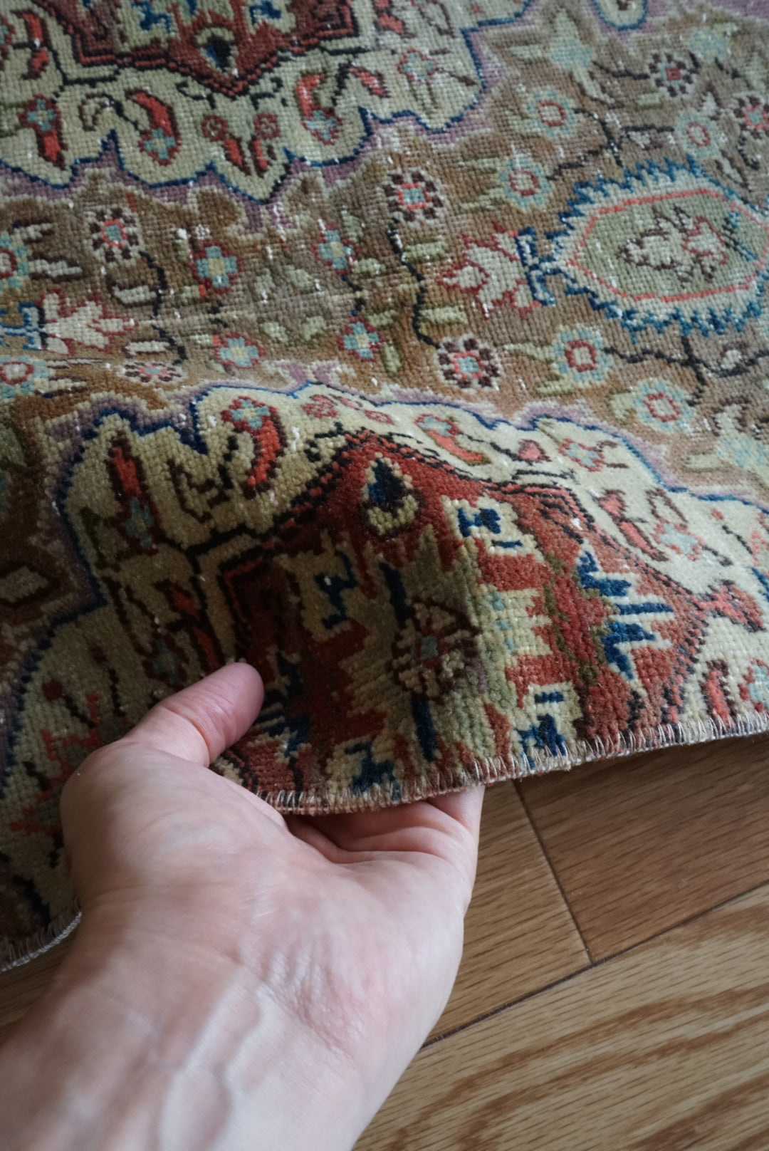 Türkiye Old Oushak Beige Flower 1970年代 71.5 × 42.5 cm No.TR25500 / 国内送料無料