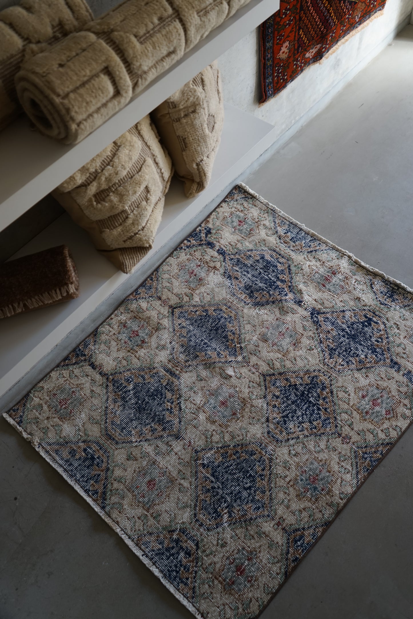 TURKEY VINTAGE ISPARTA 1980年代 125 × 80 cm No.TR25196