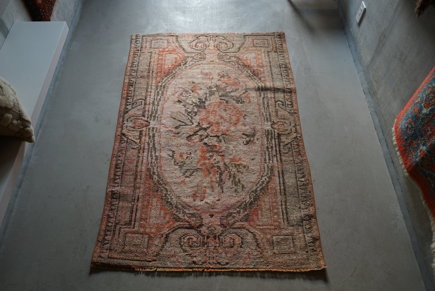 TURKEY OLD ISPARTA ROSE FLOWER 1950-1960年代 161 × 107.5 cm No.TR25129