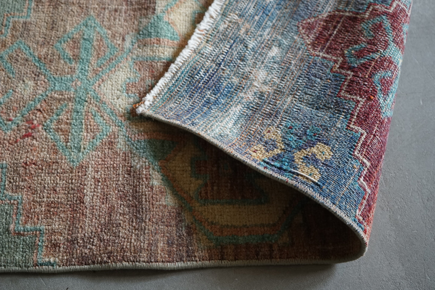 Türkiye Old Oushak Beige Blue Small size 1970年代 80 × 40 cm No.TR25243