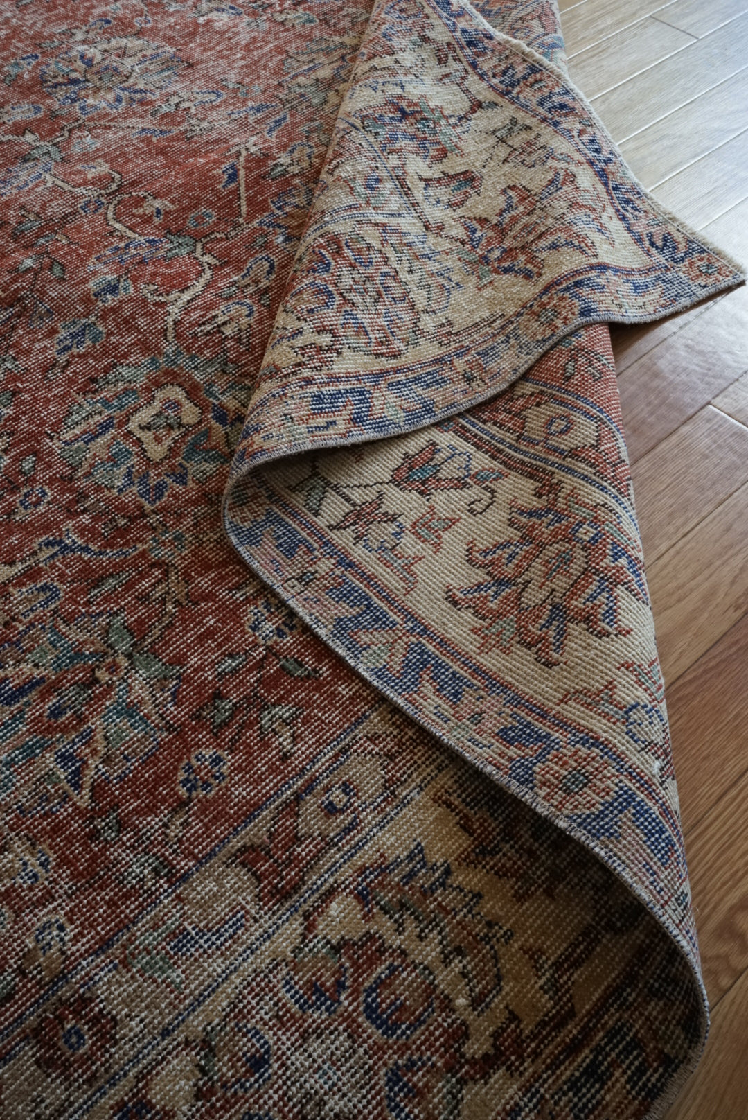 Türkiye Old Isparta Red , Blue Flower Medallion 1970年代 272.5 × 176.5 cm No.TR25508 / 国内送料無料・羊毛手織り絨毯