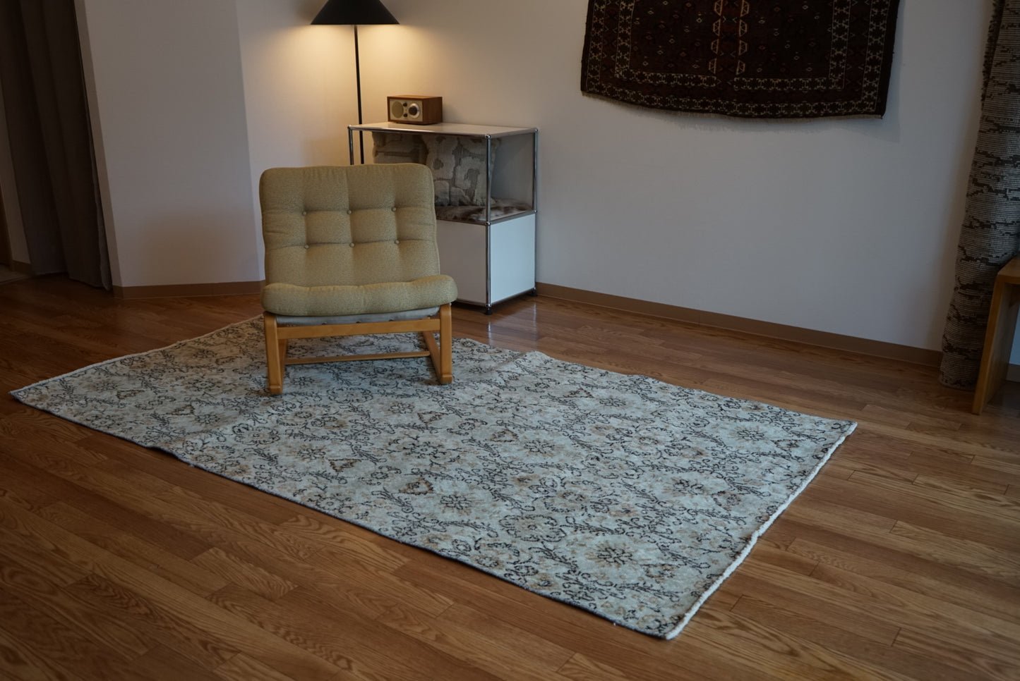 Türkiye Old Isparta Pale Blue , Gold Flower 1970年代 234 × 133 cm No.TR25516 / 国内送料無料・羊毛手織り絨毯