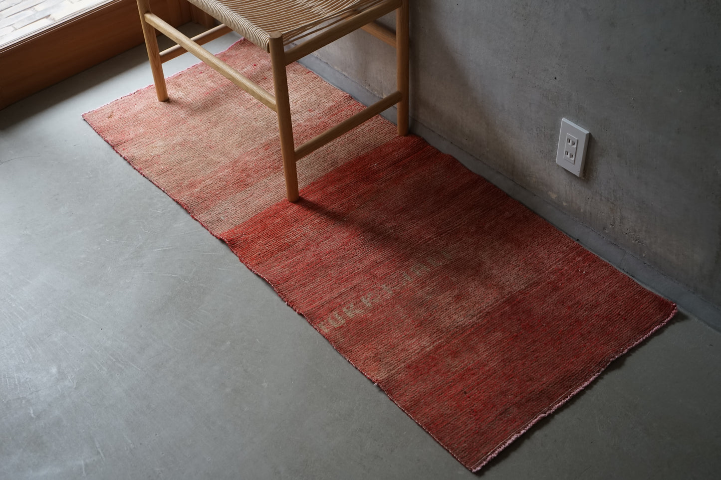 TURKEY OLD OUSHAK SALMON PINK RUNNER 1970年代 148 × 60 cm No.TR25204