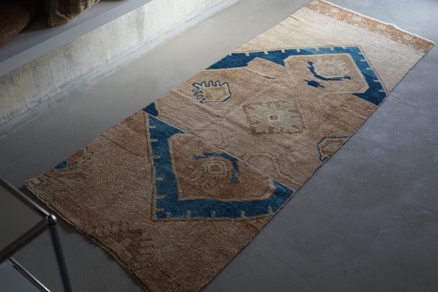 Türkiye Old Oushak Beige Runner Size 1970年代 223 × 83 cm No.TR25223