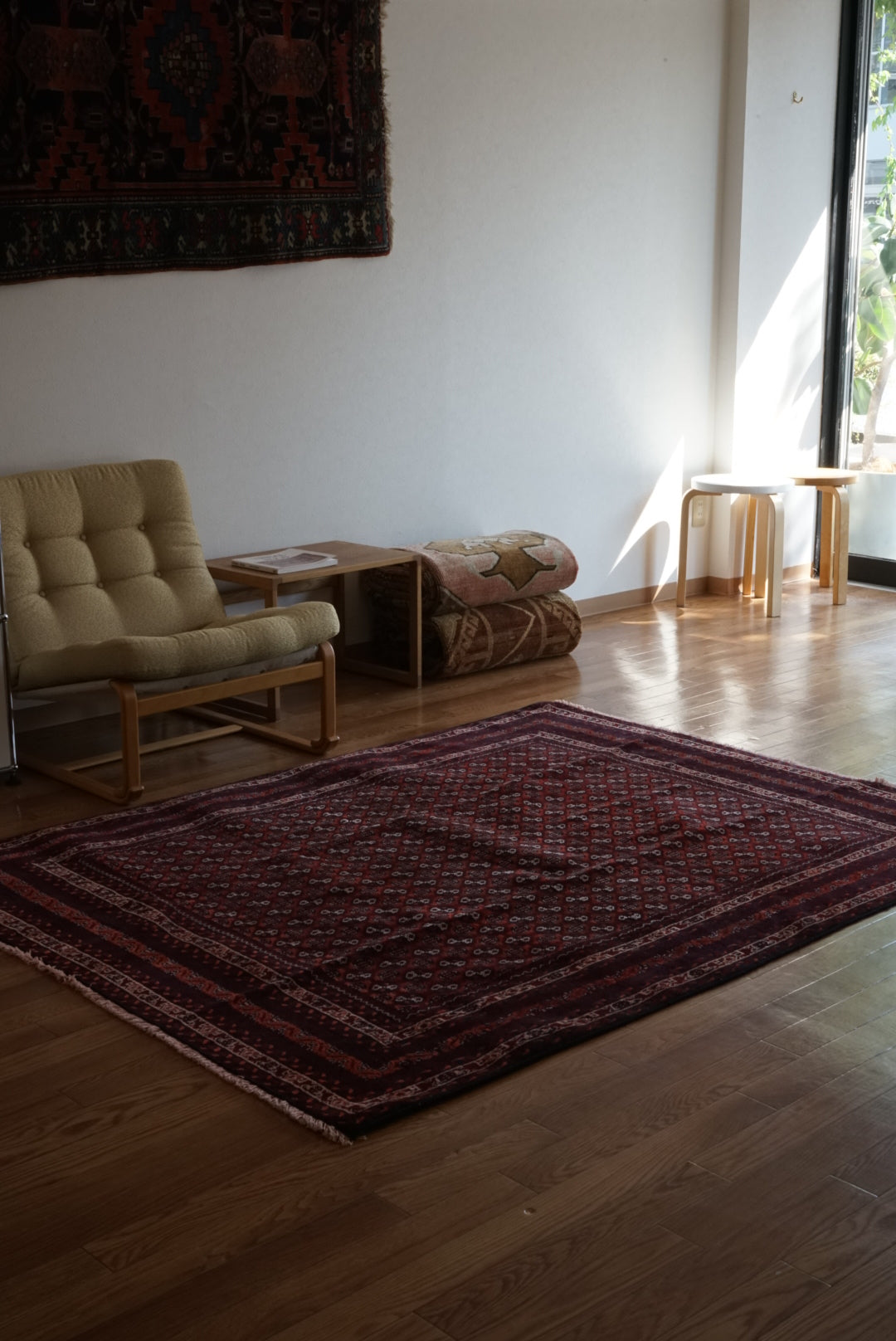 店頭販売 Afghanistan Old Turkmen Mauri Gul 1980年代 190 × 147 cm  No.AF2538 / 国内送料無料・羊毛手織り絨毯
