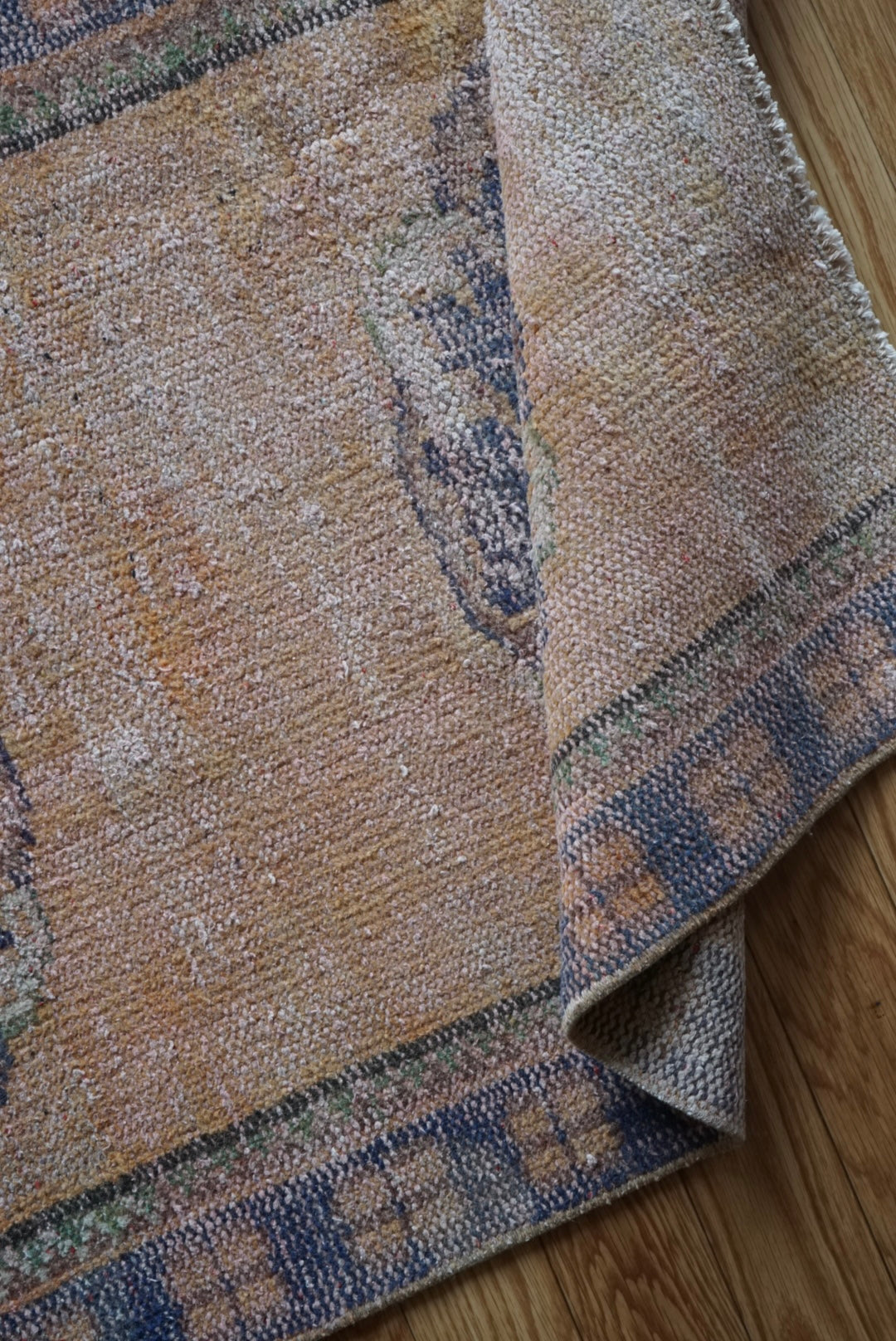 Türkiye Old Oushak Pink , Navy 1970年代 120.5 × 72 cm No.TR25498 / 国内送料無料