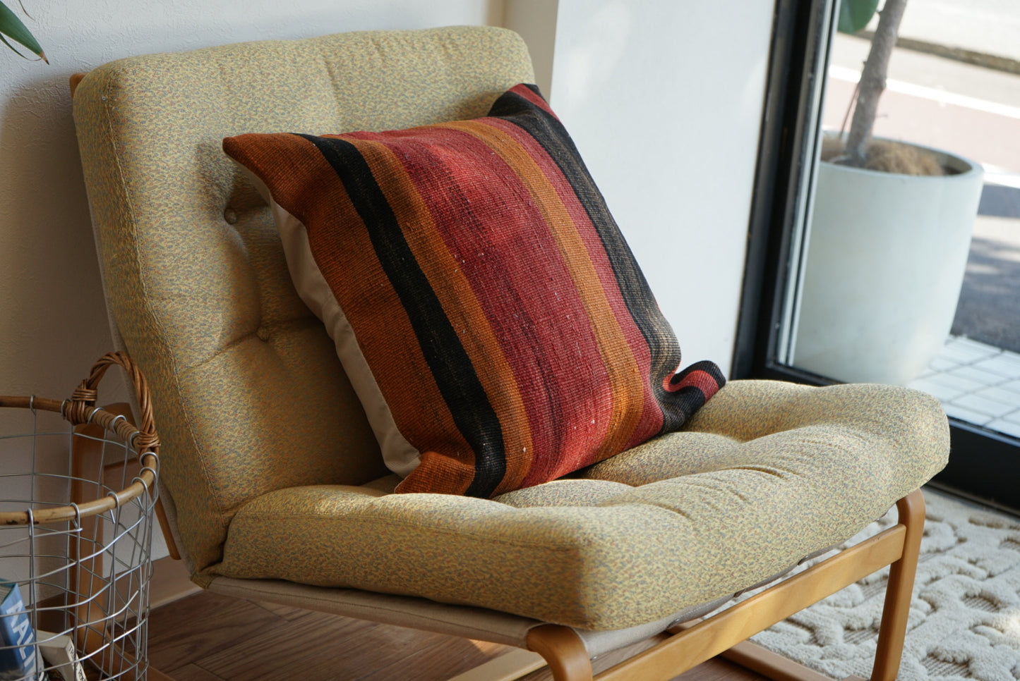 Türkiye Old Kilim Cushion Cover Red , Orange , Black Stripe Design 50 × 50 cm No.TR25561 / 送料無料・羊毛手織りキリム