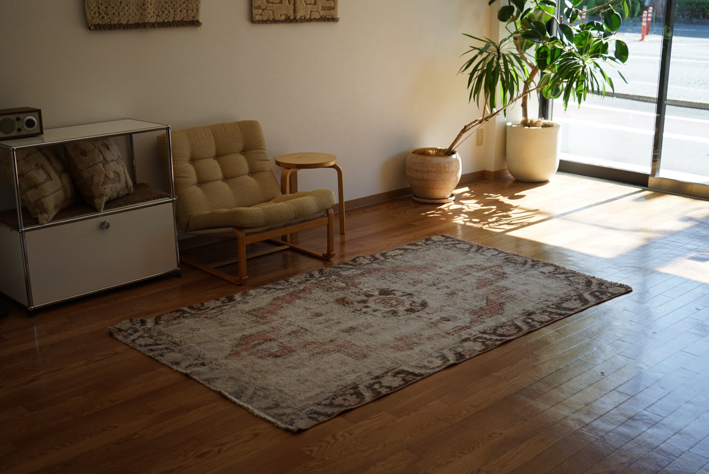 Türkiye Old Isparta Brown, CoralPink 1970年代 199 × 123 cm No.TR25277