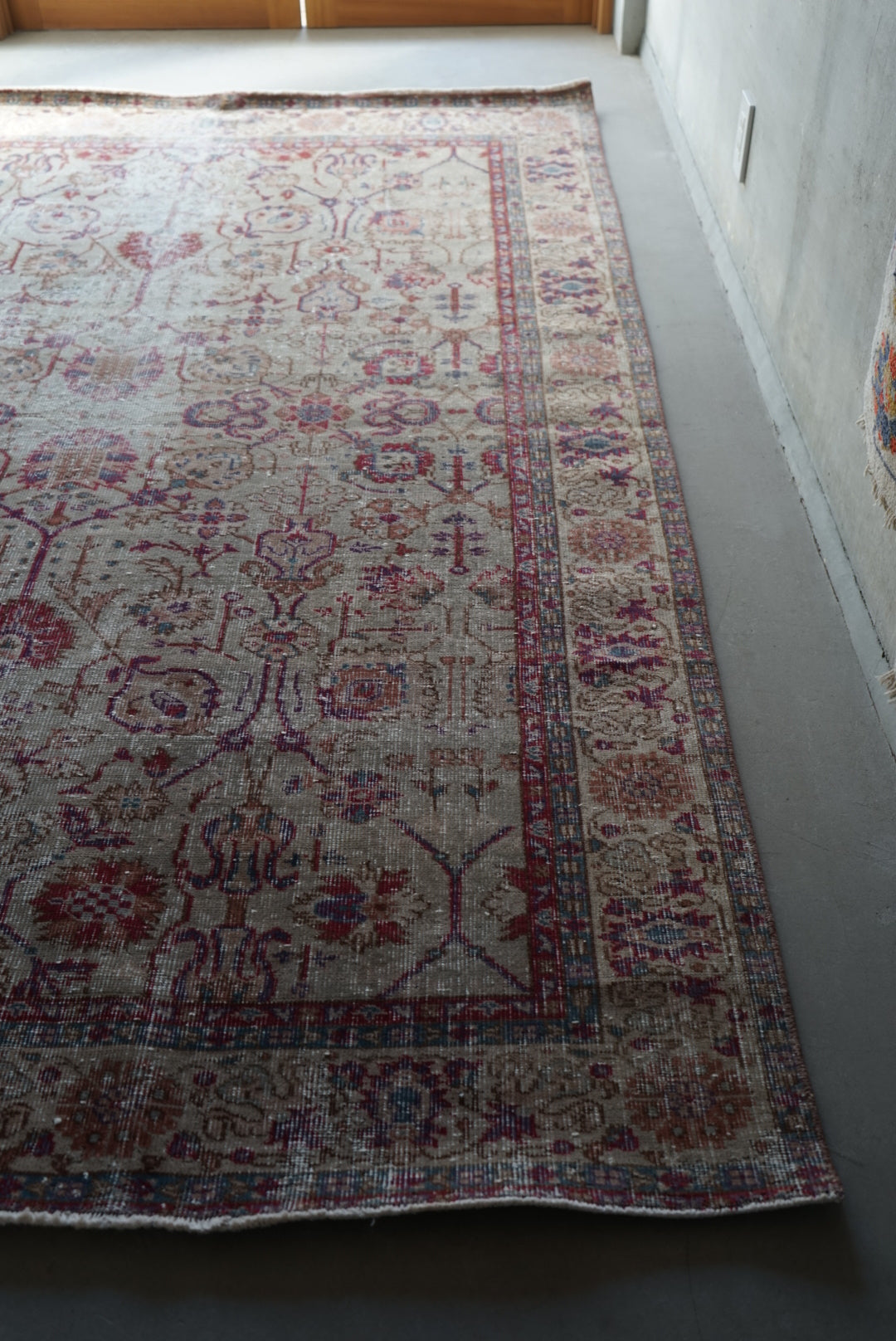 Türkiye Old Isparta Pink Beige 1970年代 250 × 162 cm No.TR25228