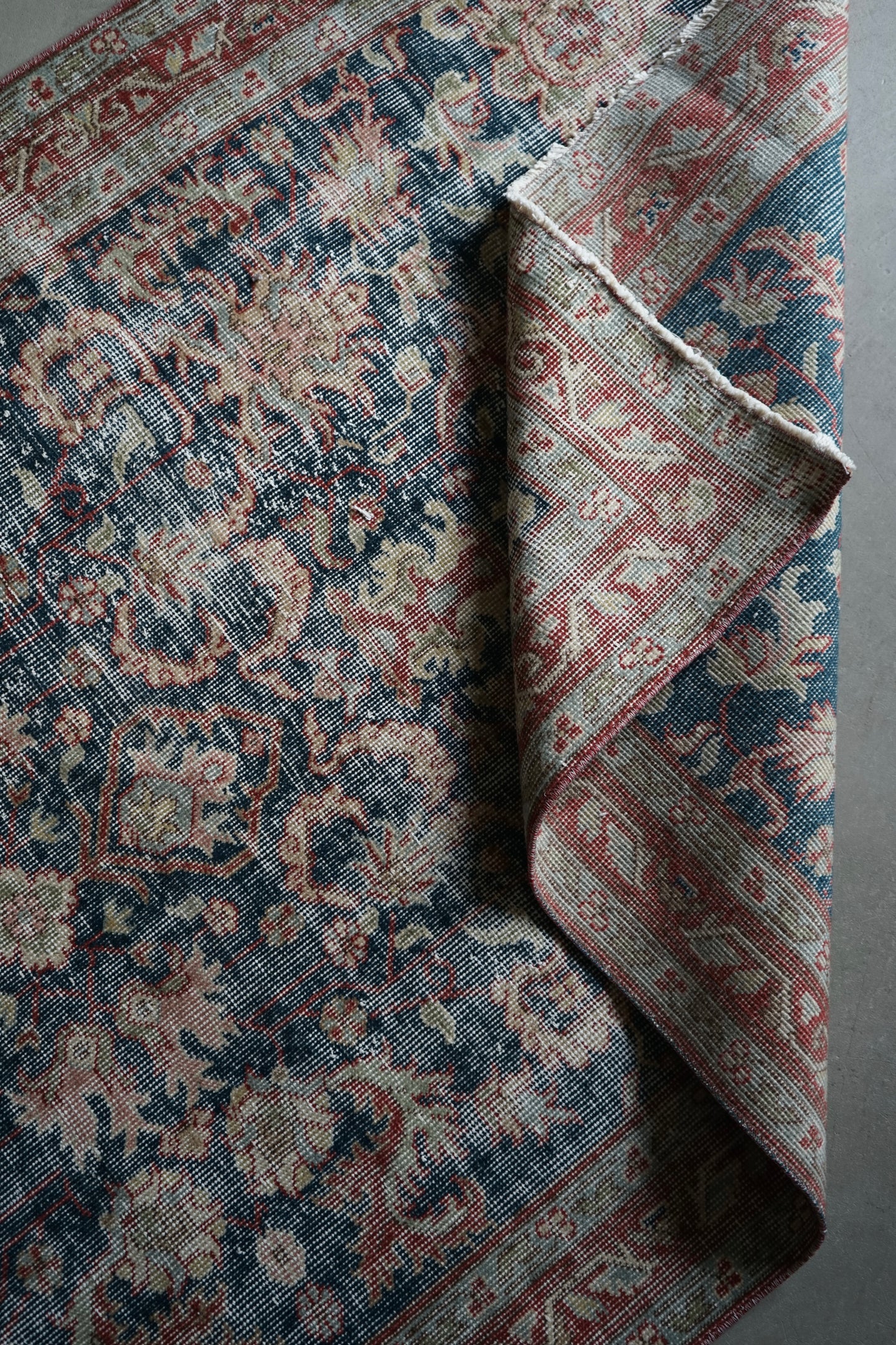 TURKEY OLD ISPARTA NAVY FLORAL 1970年代 207 × 114 cm No.TR25176