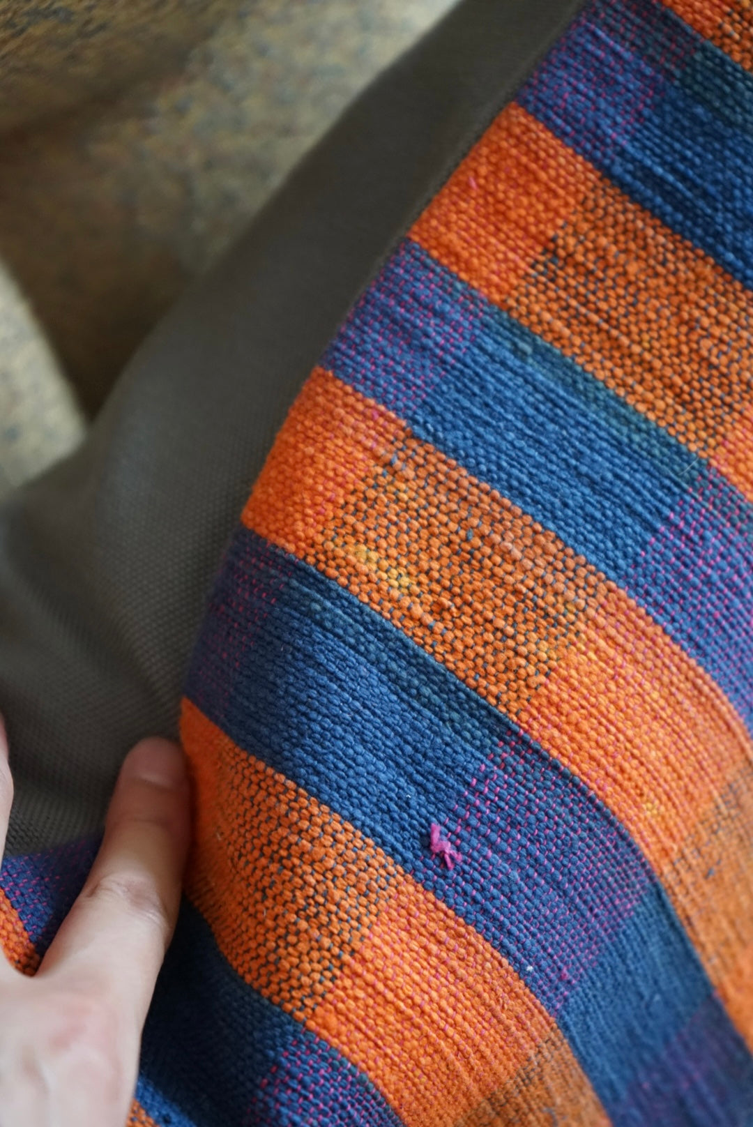 Türkiye Old Kilim Cushion Cover Orange , Blue Checker Design 45 × 45 cm No.TR25531 / 国内送料無料・羊毛手織りキリム