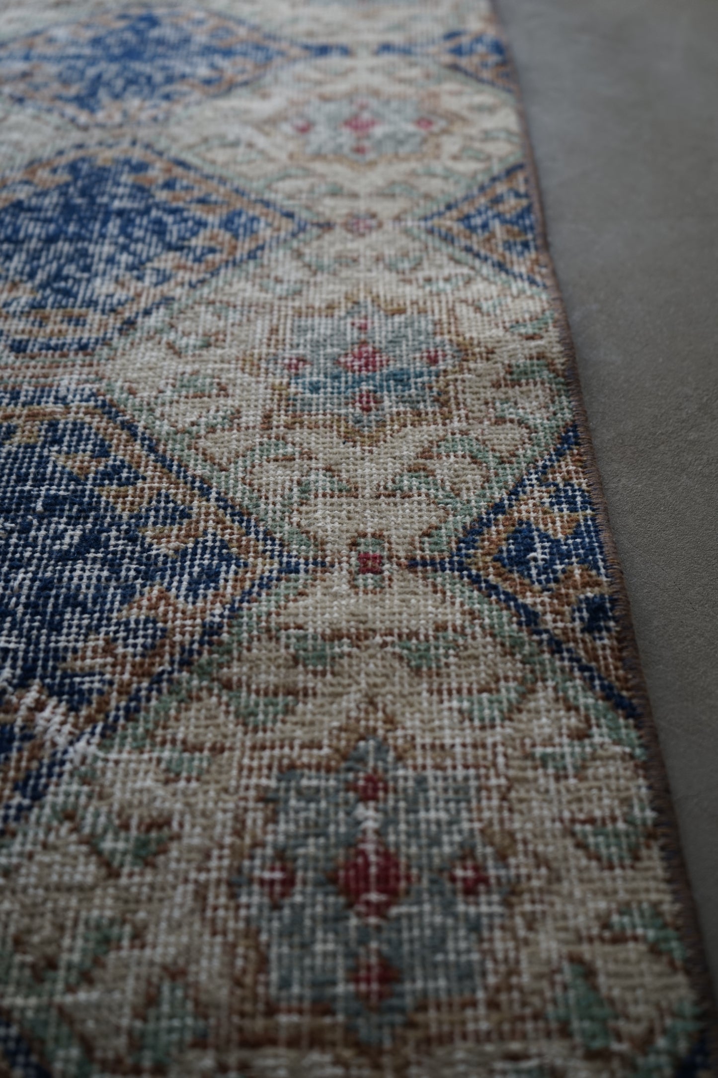 TURKEY VINTAGE ISPARTA 1980年代 125 × 80 cm No.TR25196