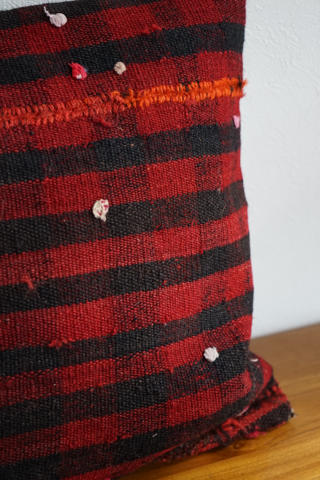 Türkiye Old Kilim Cushion Cover Stripe & Charm Design Red , Black 45 × 45 cm No.TR25532 / 送料無料・羊毛手織りキリム