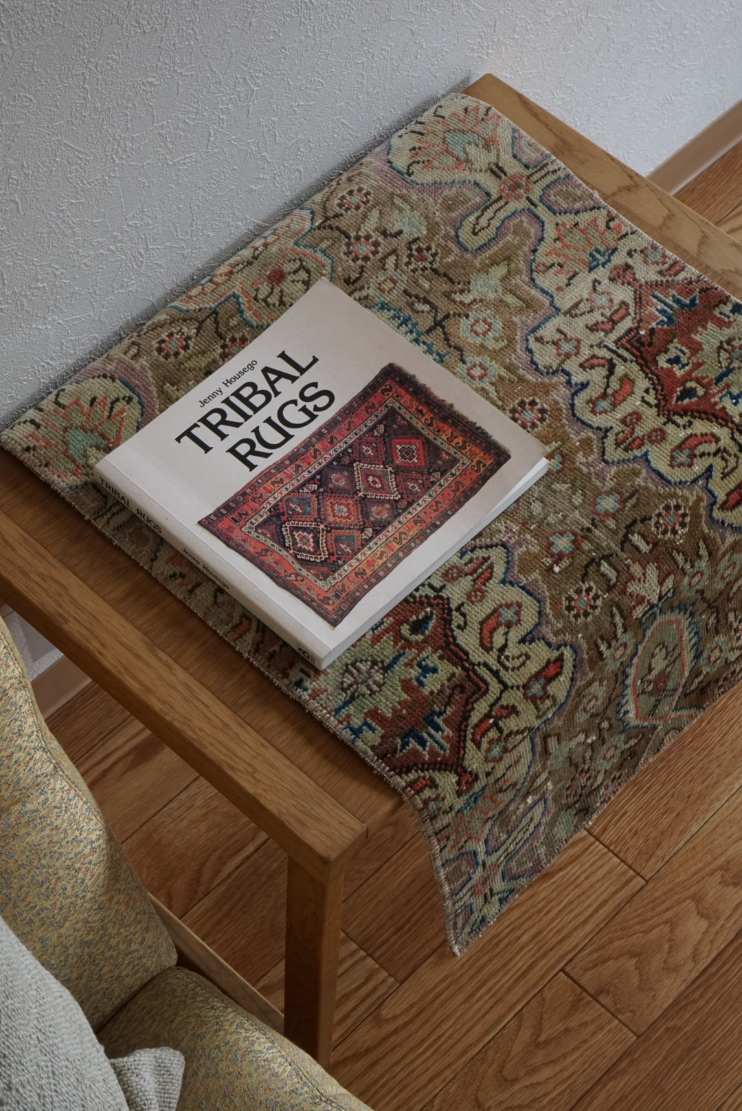 Türkiye Old Oushak Beige Flower 1970年代 71.5 × 42.5 cm No.TR25500 / 国内送料無料