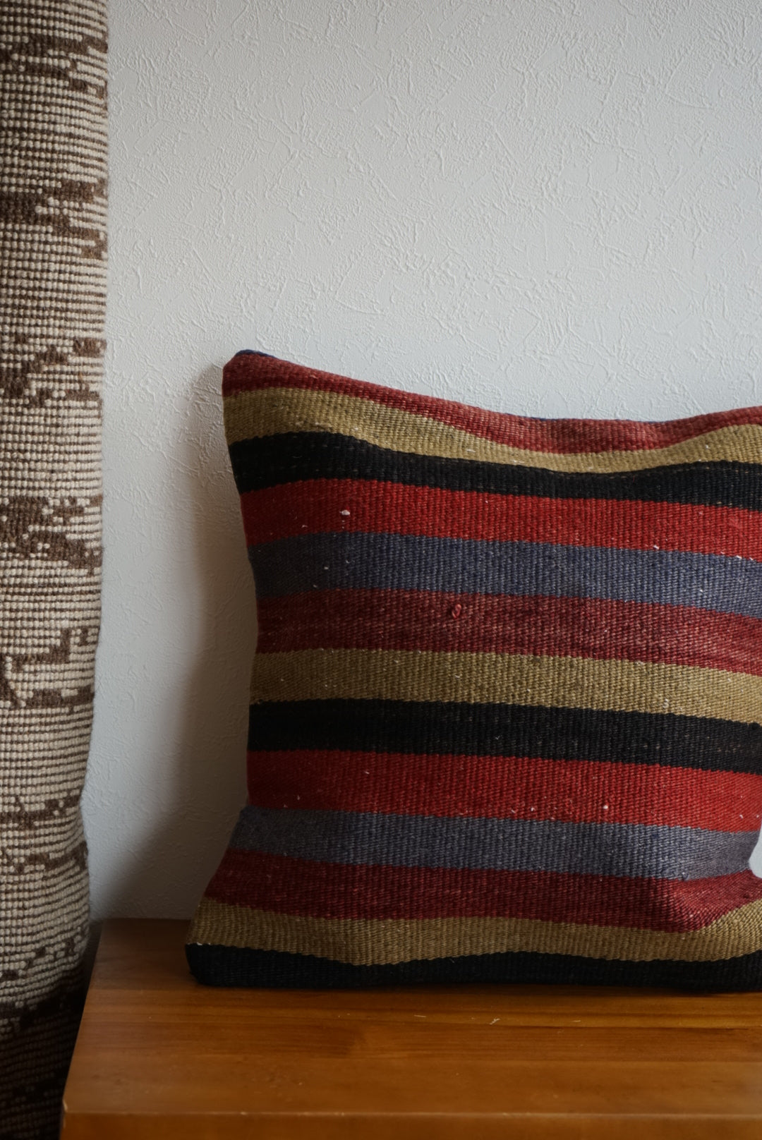Türkiye Old Kilim Cushion Cover Mix Color Stripe Design 50 × 50 cm No.TR25528 / 国内送料無料・羊毛手織りキリム
