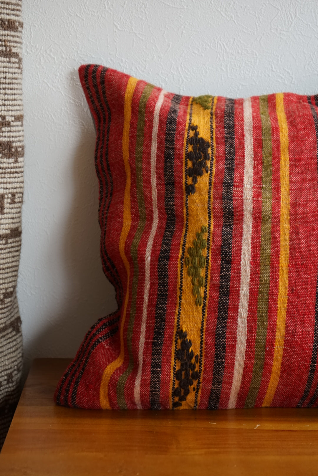 Türkiye Old Kilim Cushion Cover Mix Color Stripe Tribal Design 45 × 45 cm No.TR25529 / 国内送料無料・羊毛手織りキリム