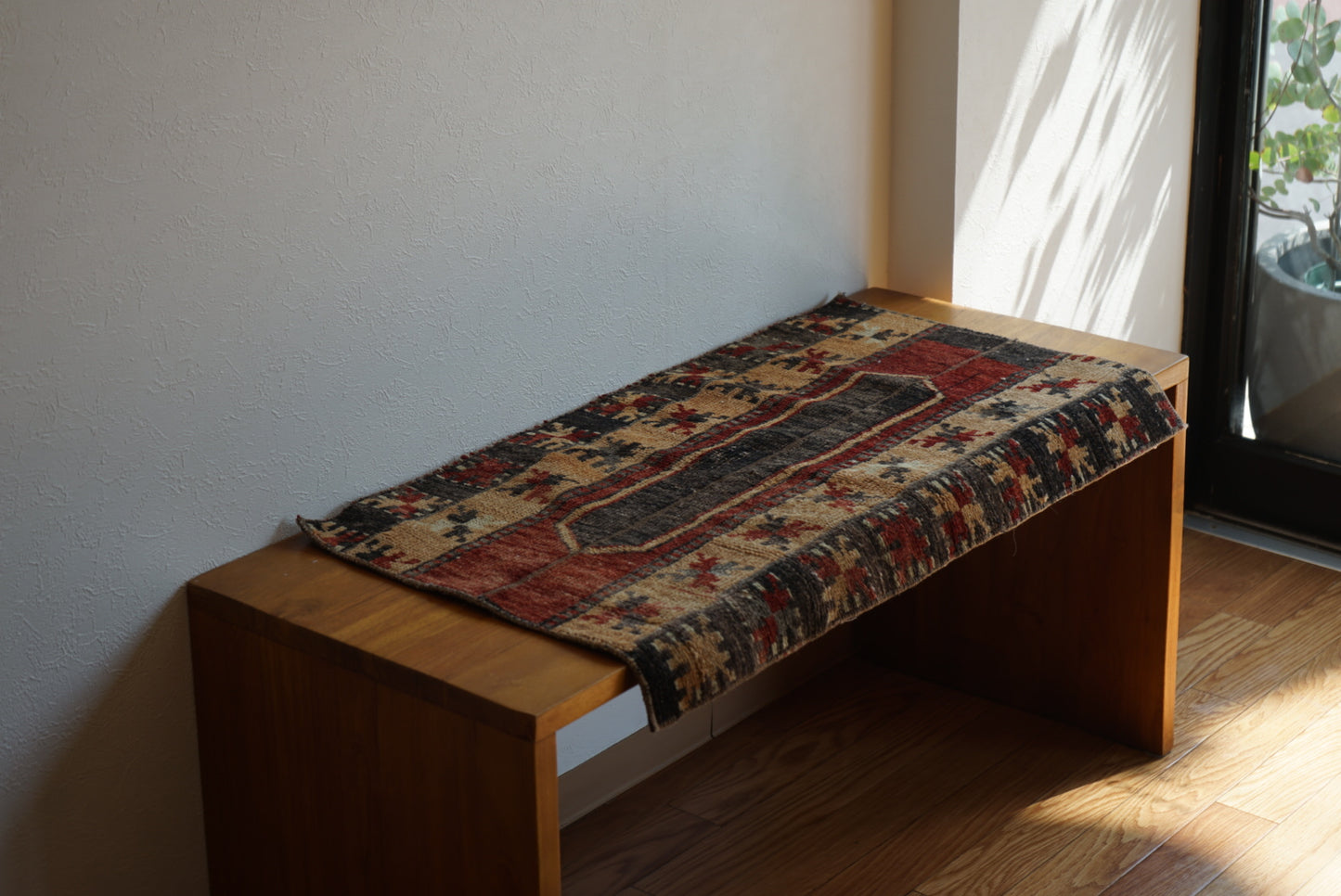 Türkiye Vintage Patchwork Black , Red , Yellow 1980年代 81 × 46 cm No.TR25405