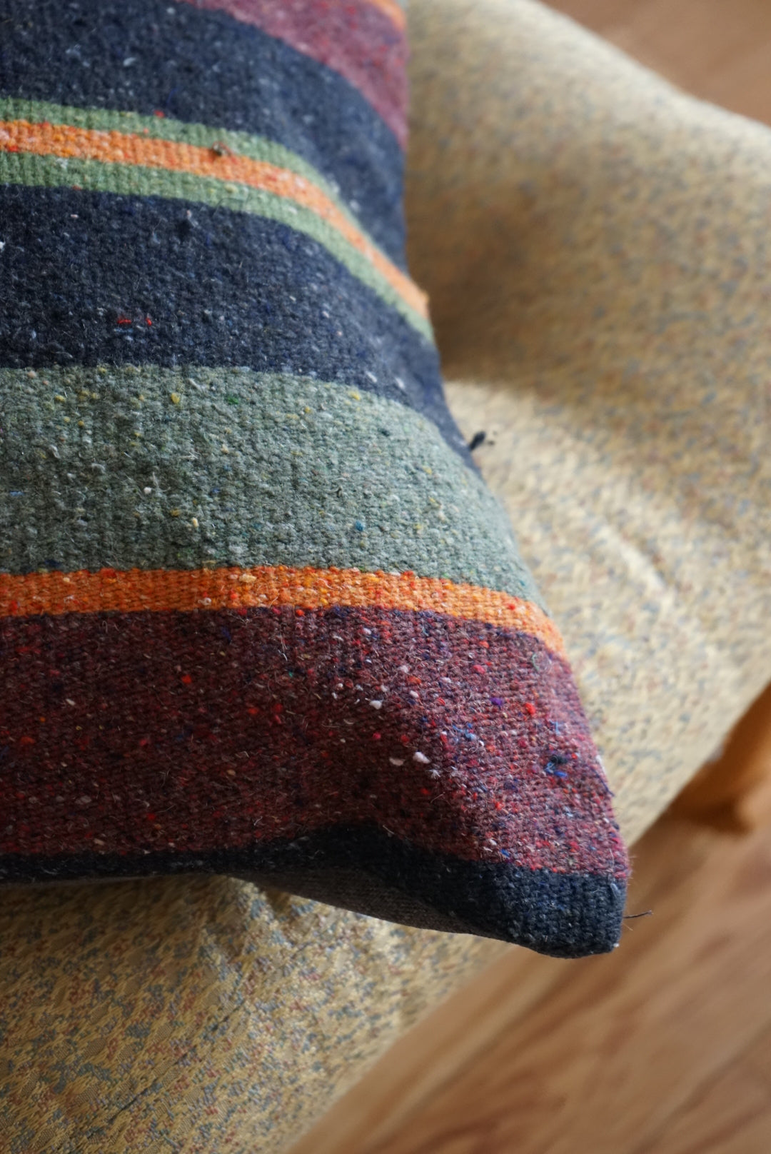 Türkiye Old Kilim Cushion Cover Mix Stripe Dark Color 50 × 50 cm No.TR25523 / 国内送料無料・羊毛手織りキリム
