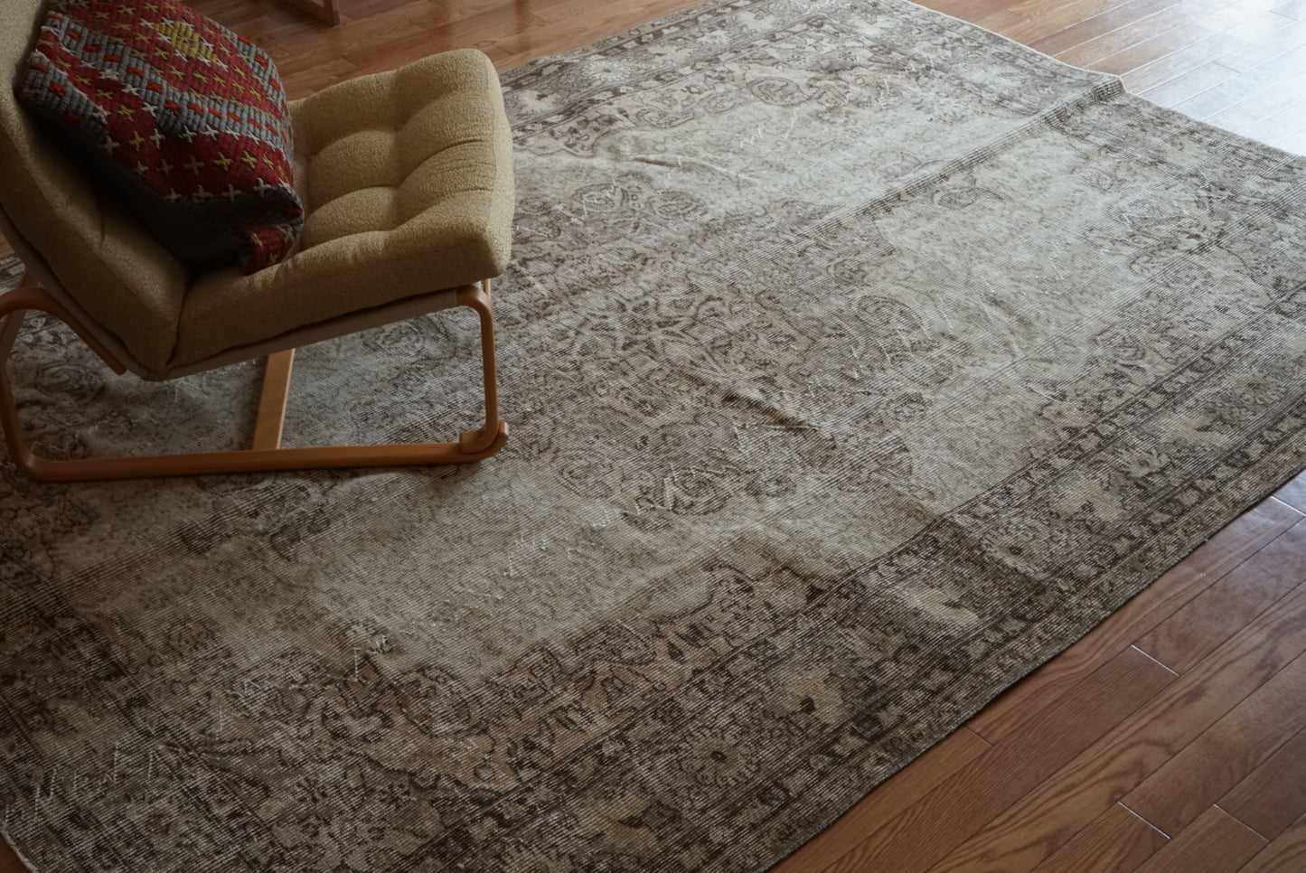 Türkiye Old Isparta Medallion Beige , Glay 1960年代 255.5 × 184 cm No.TR25491 / 国内送料無料