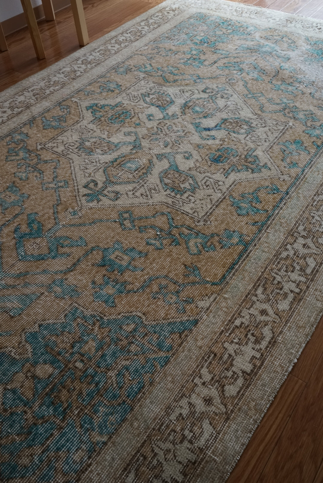 Türkiye Old Oushak Beige , Blue , Medallion 1960年代 227 × 132cm No.TR25454