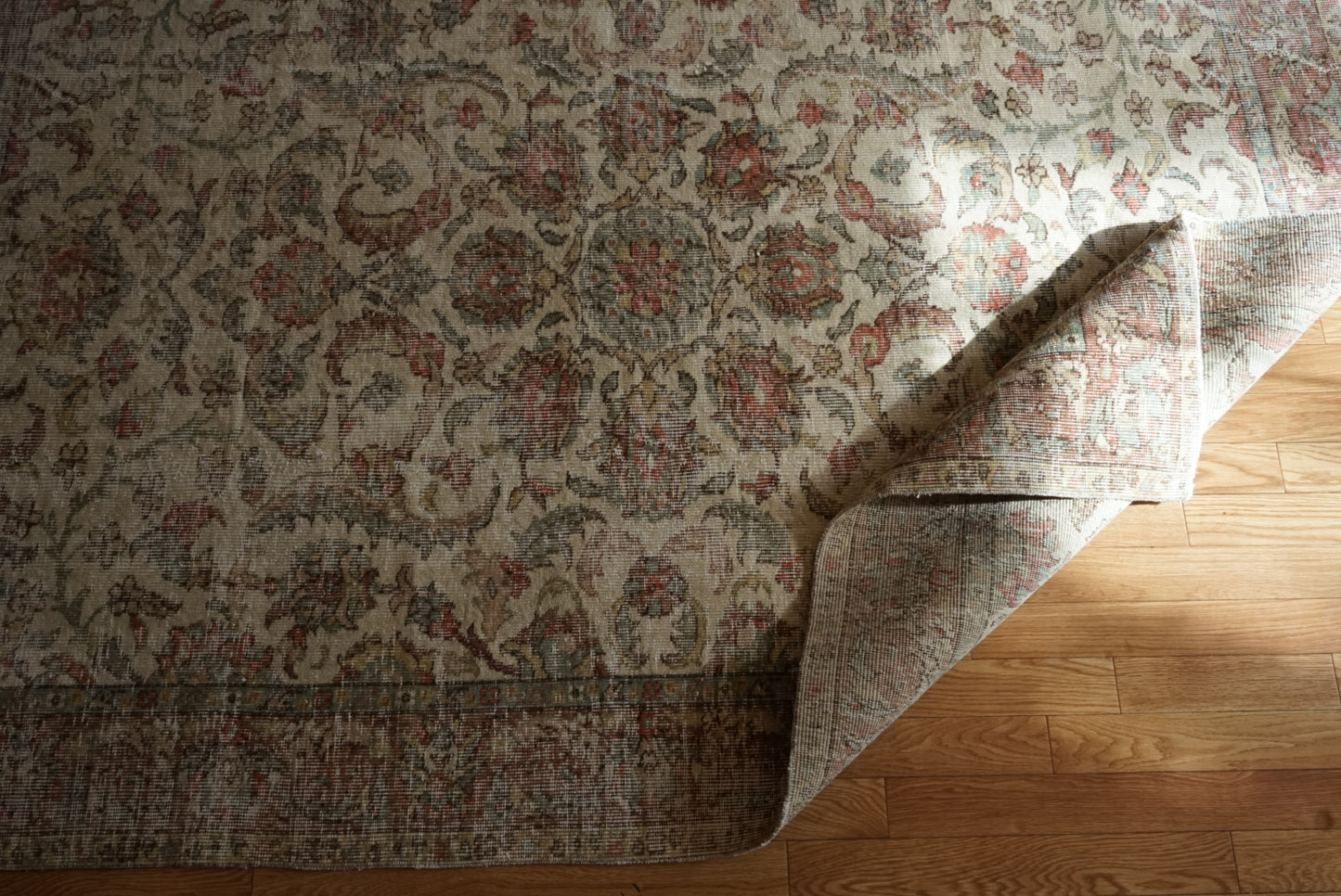Türkiye Old Isparta Medallion Beige , Green , Rose Red 1960年代 231 × 165 cm No.TR25477 / 国内送料無料・羊毛手織り絨毯