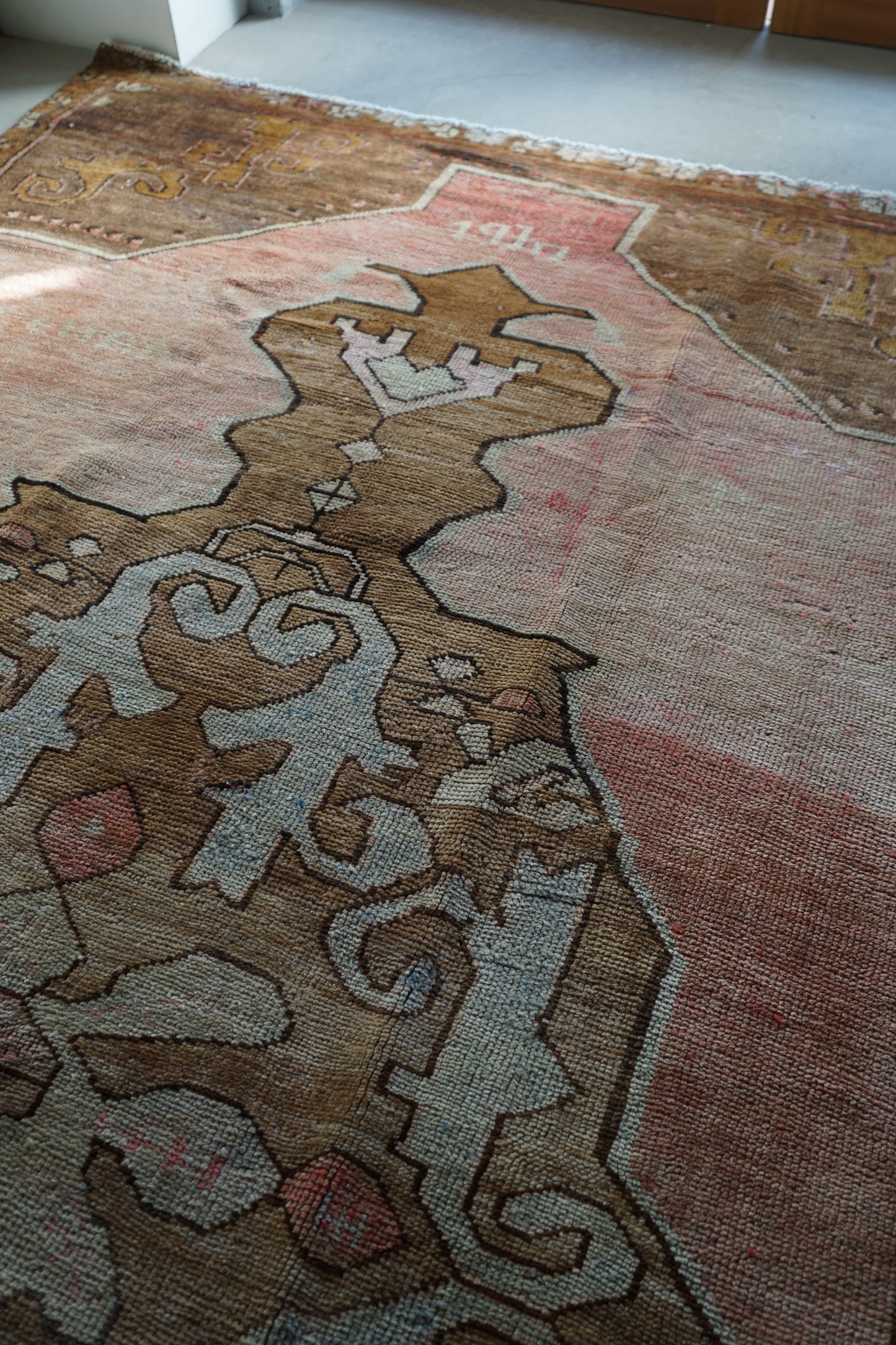 TURKEY OLD OUSHAK SALMON PINK 1970年代 286 × 162 cm No.TR25197