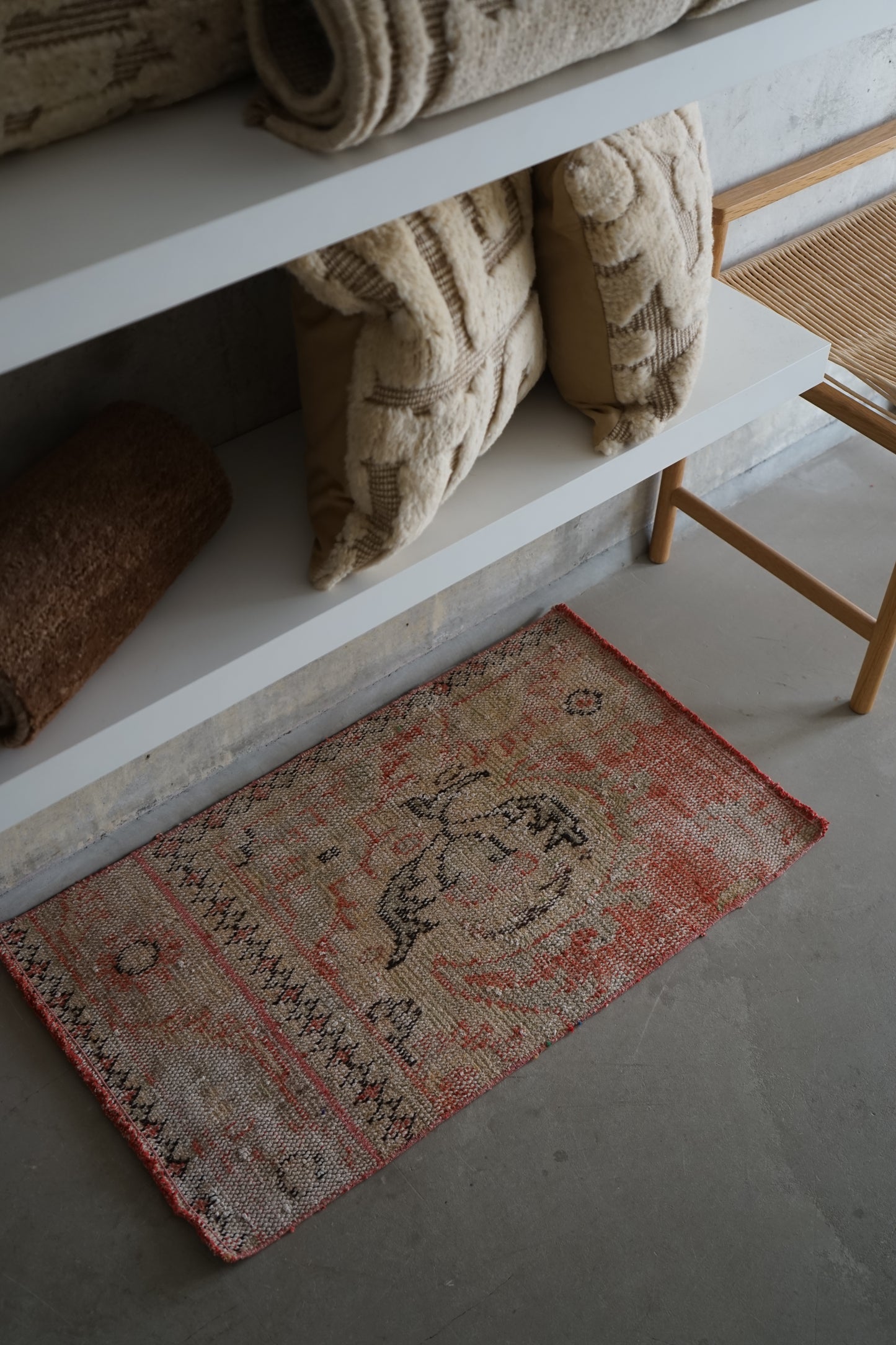 TURKEY VINTAGE SMALL FLORAL RUG 85 × 49 cm No.TR25171