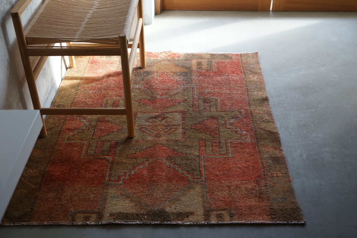 Türkiye Old Oushak Orange Small size 1970年代 118 × 100 cm No.TR25247