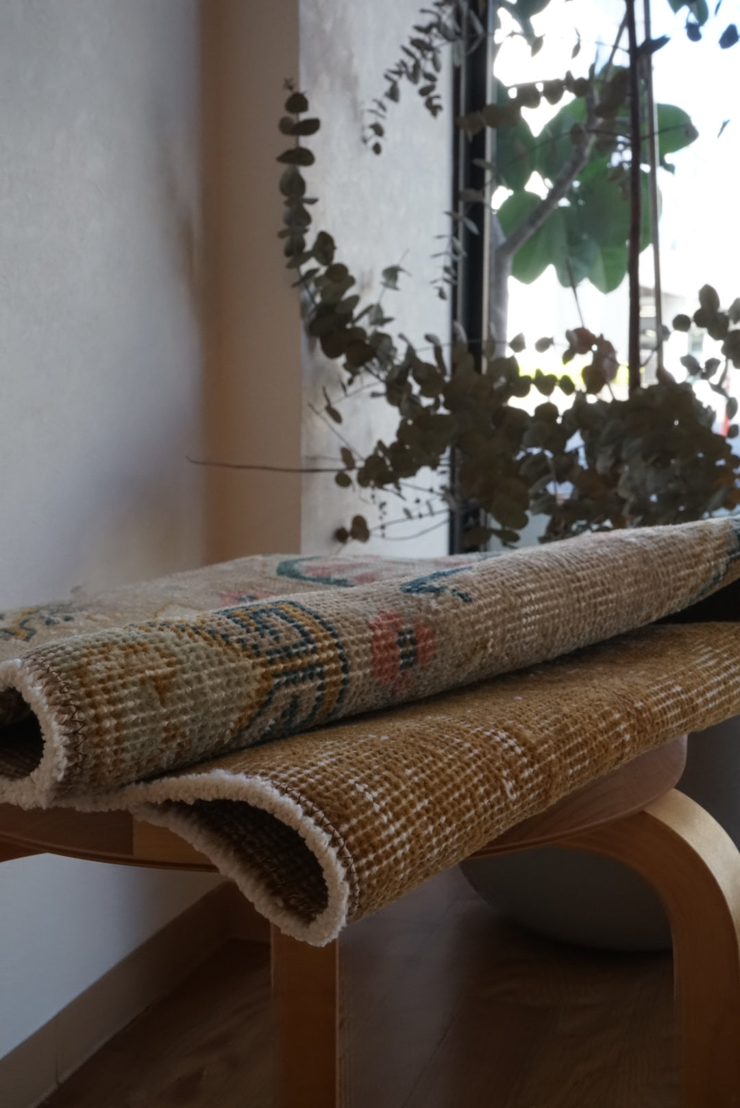 Türkiye Old Oushak Beige , Brass 1970年代 85 × 70 cm No.TR25479 / 国内送料無料